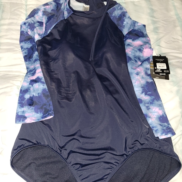 Extended zipper pull full coverage swim suit - Picture 3 of 5